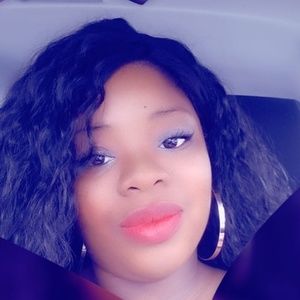 Meet your Posher, Monique